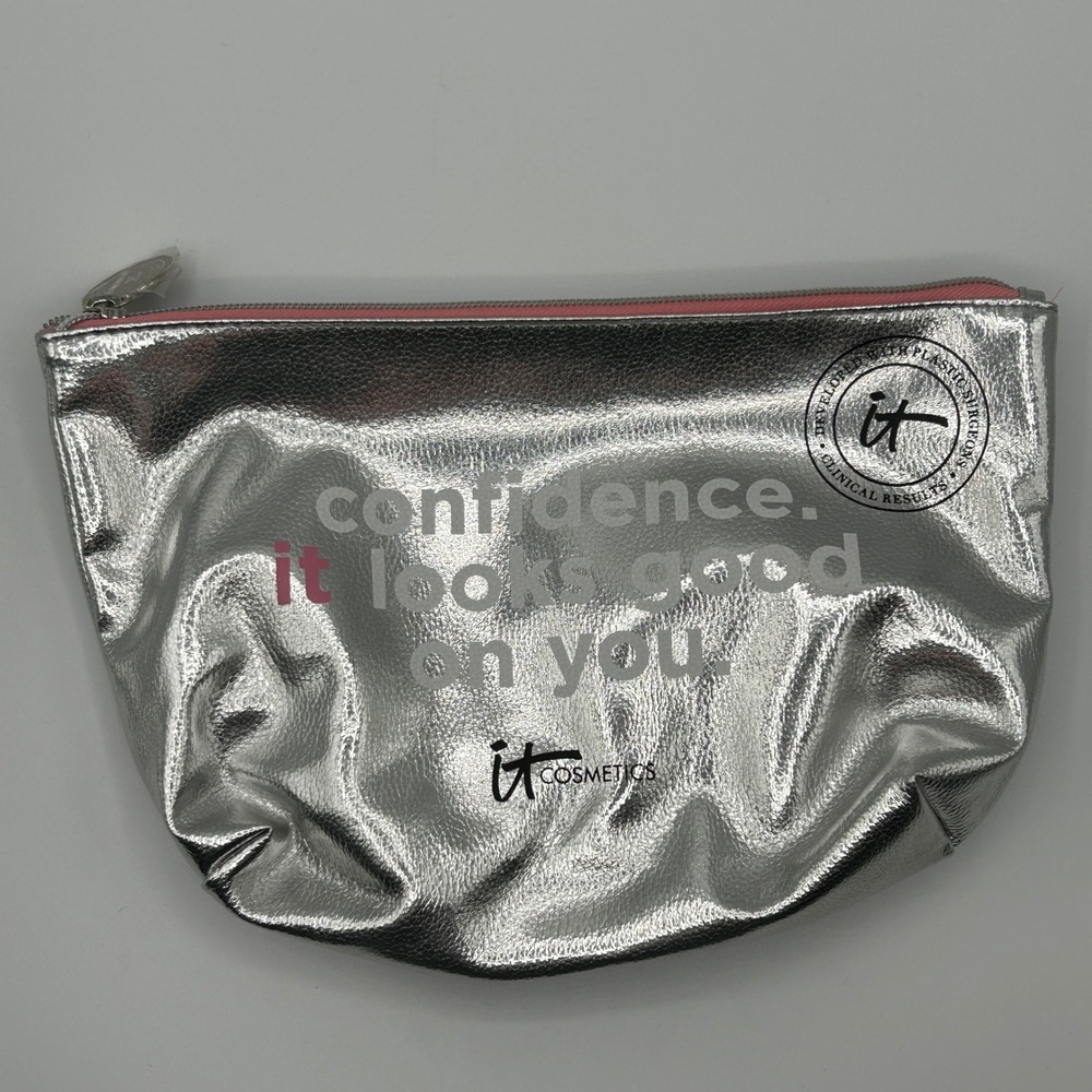 IT Cosmetics Makeup Bag Silver Confidence It Looks Good On You Zipper Pouch NWOT